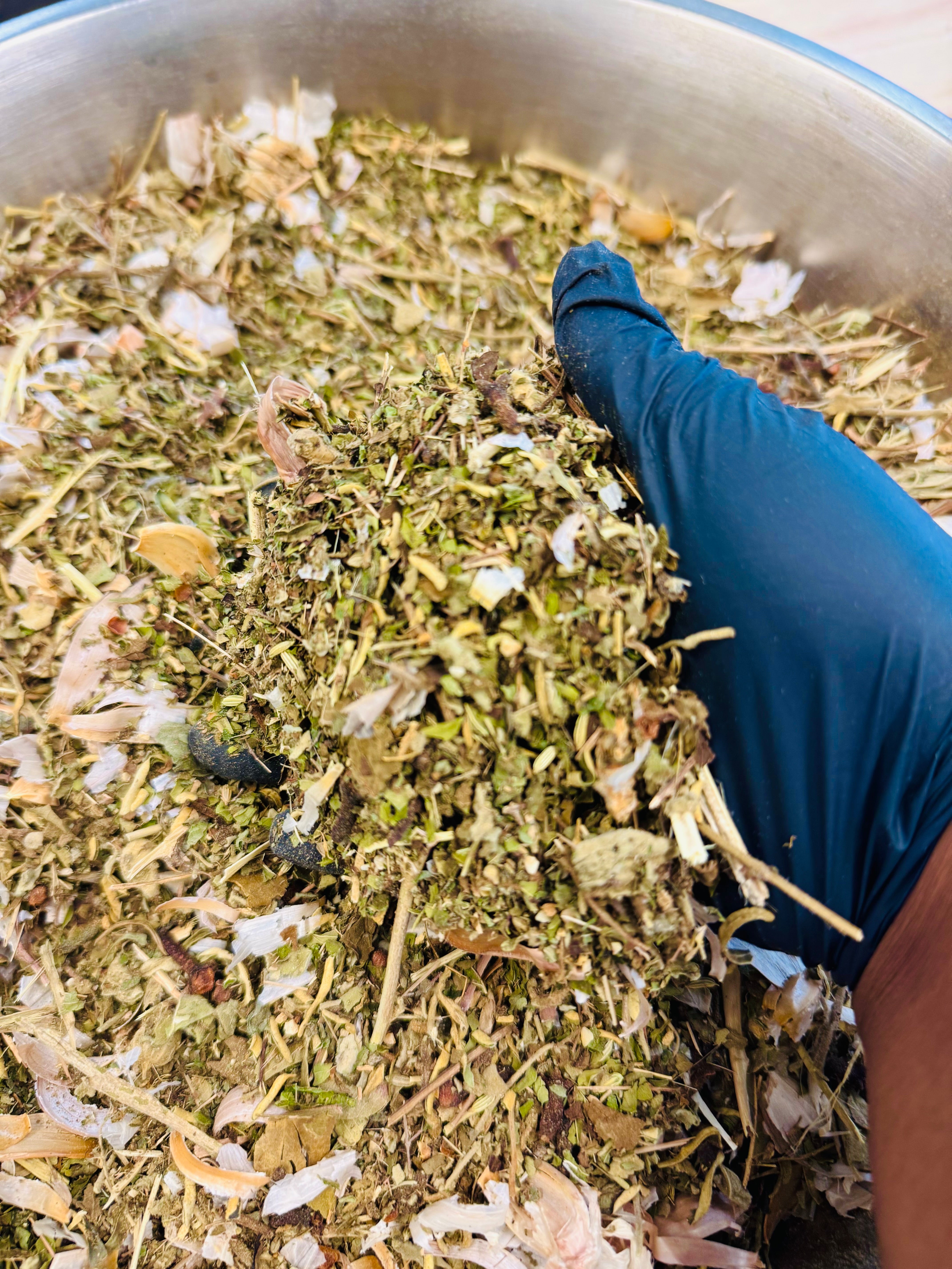 Gaz Away Herbal Blend
Natural Herbal Blend for Gas Relief and Bloating) te gaz